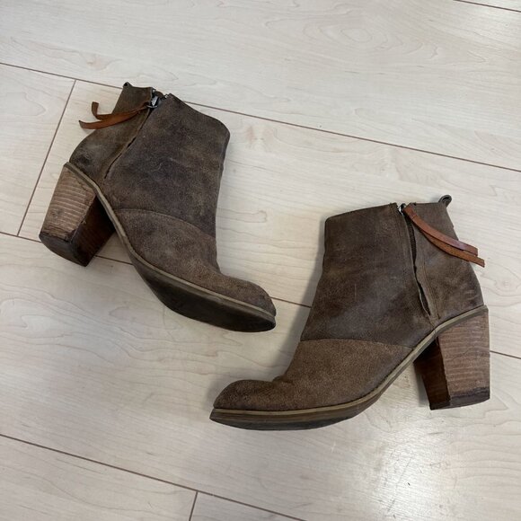 Dolce Vita DV Nubuk Leather Stacked Wooden Heel Booties Sz 10 - Picture 2 of 13